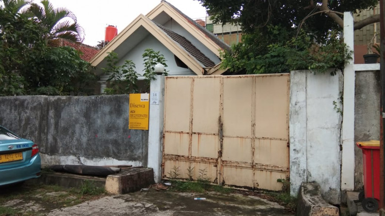 DISEWA RUMAH JL TURI KEBAYORAN BARU JAKARTA SELATAN