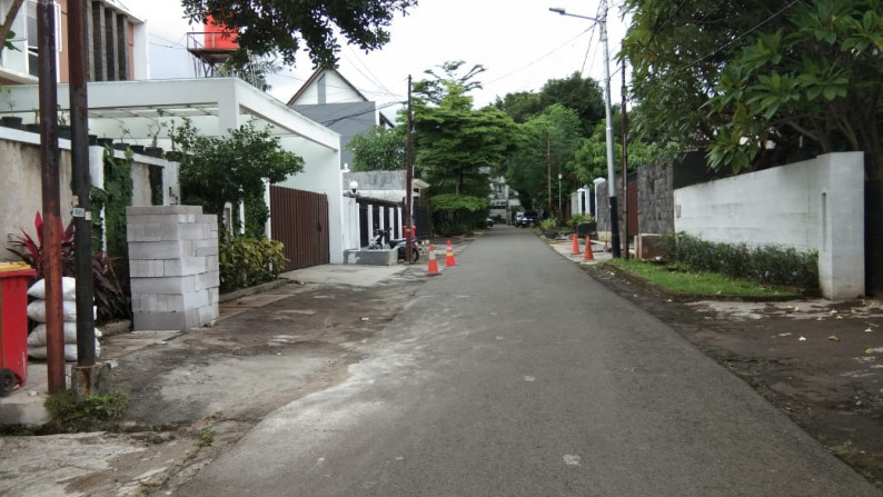 DISEWA RUMAH JL TURI KEBAYORAN BARU JAKARTA SELATAN