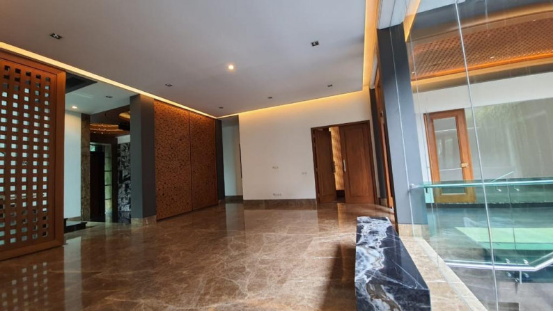 Brand New Rumah Bergaya Modern Etnik Siap Huni di Pondok Indah