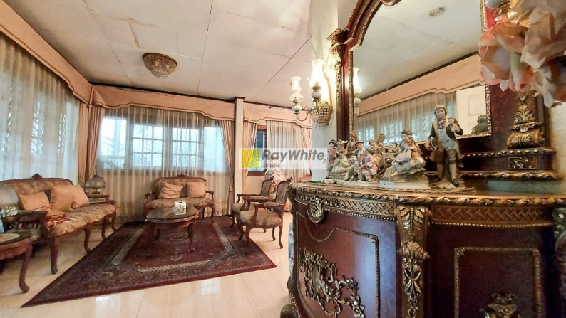 Rumah cantik terawat lokasi favorite di Pondok Indah