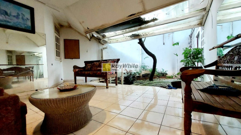 Rumah cantik terawat lokasi favorite di Pondok Indah