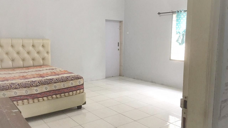 RUMAH DAN TOKO, DILOKASI YANG STRATEGIS, DI JL WAHID HASYIM, DEPOK, SLEMAN