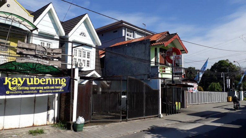 RUMAH DAN TOKO, DILOKASI YANG STRATEGIS, DI JL WAHID HASYIM, DEPOK, SLEMAN