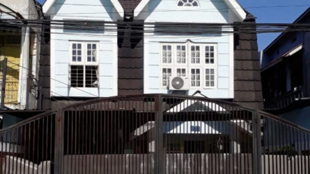 RUMAH DAN TOKO, DILOKASI YANG STRATEGIS, DI JL WAHID HASYIM, DEPOK, SLEMAN