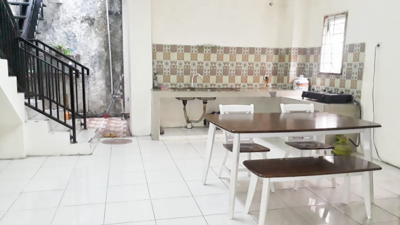 RUMAH DAN TOKO, DILOKASI YANG STRATEGIS, DI JL WAHID HASYIM, DEPOK, SLEMAN