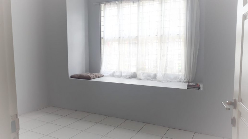 RUMAH DAN TOKO, DILOKASI YANG STRATEGIS, DI JL WAHID HASYIM, DEPOK, SLEMAN