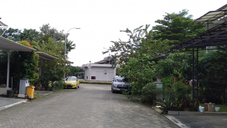 Rumah bagus lokasi depan taman dengan parkir lebar The Golf Residence - RWCG/2021/03/0007-CHR