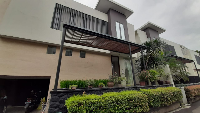 For Sale - Rumah Baru Berdesign Modern Cantik di Cipete