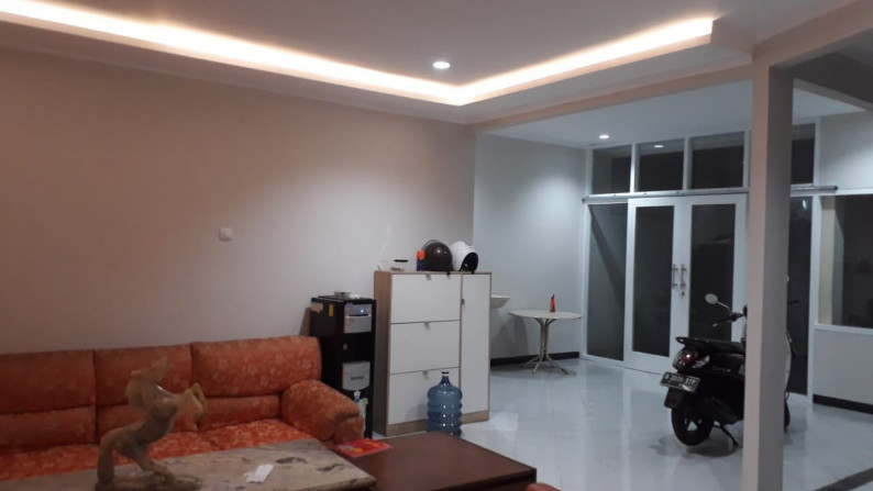 Rumah Siap Huni, Exterior Elegan, Hunian Nyaman dan Asri @Pisok, Bintaro