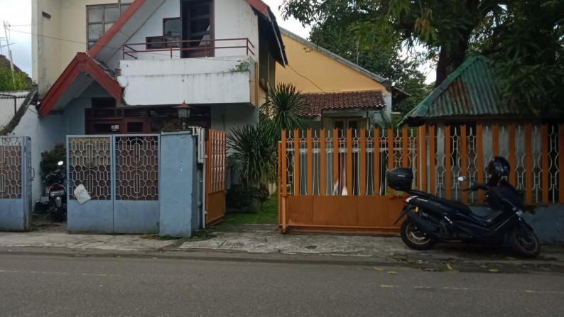 TANAH DAN BANGUNAN  DI JL BAUSASRAN, DEKAT RS BETHESDA LEMPUYANGWANGI, YOGYKARTA