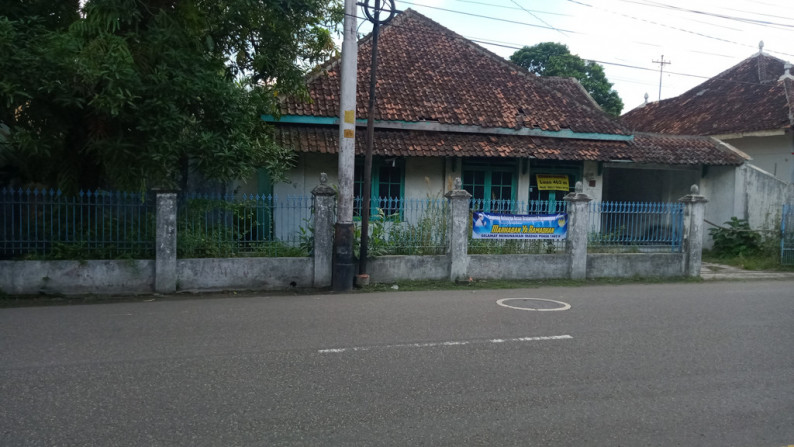 TANAH DAN BANGUNAN  DI JL BAUSASRAN, DEKAT RS BETHESDA LEMPUYANGWANGI, YOGYKARTA