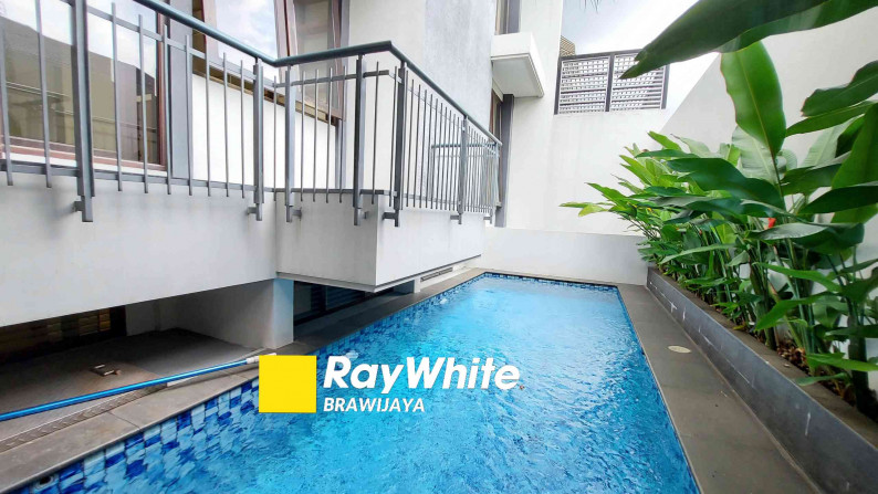 Brand New House di Ampera, Jakarta Selatan, Dalam kompleks, Private Pool, Dekat akses tol JORR, Siap Huni, 4 BR