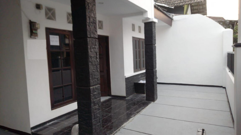 Rumah disewakan Puri Lidah Kulon Surabaya