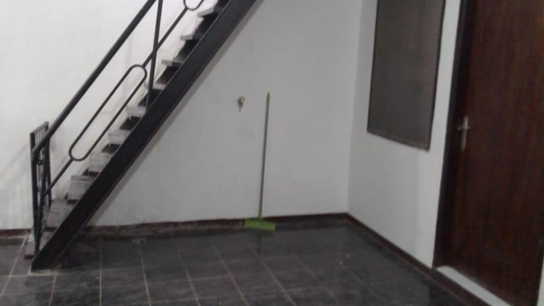 Rumah disewakan Puri Lidah Kulon Surabaya