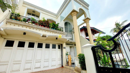 Rumah Modern Classic Siap Huni Harga Terjangkau Dalam Komplek Elite di Tebet