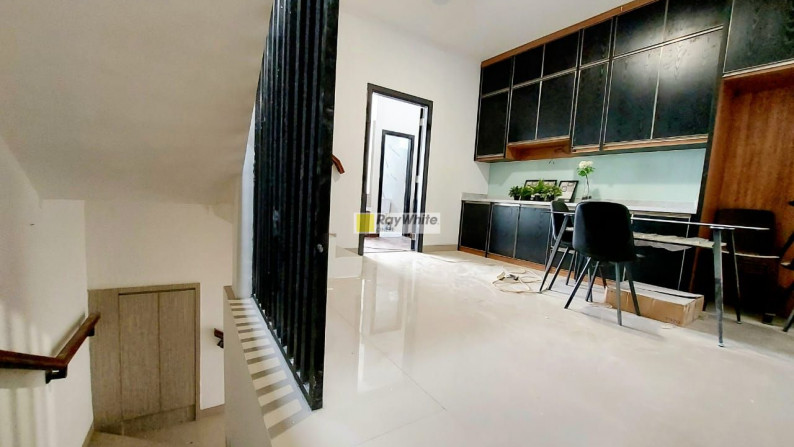 Rumah Brand New Modern Minimalis Dalam Town House Di Tebet