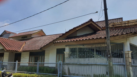 Dijual Rumah Di Jl Bumi Daya, Cinere Depok