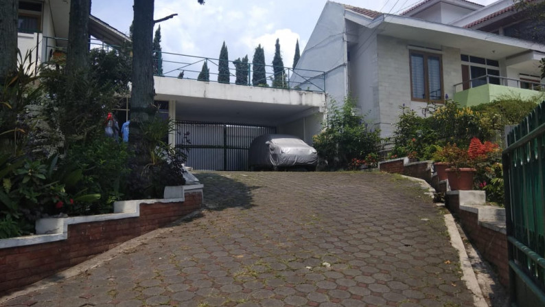 Rumah Siap Huni dan Lokasi Strategis @Jl Setiabudi, Bandung