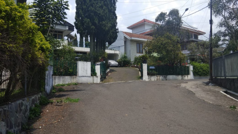 Rumah Siap Huni dan Lokasi Strategis @Jl Setiabudi, Bandung