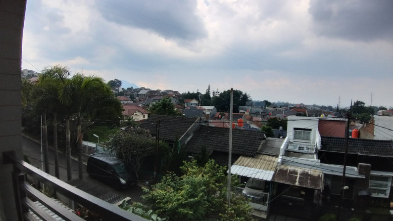 Rumah 2 Lantai  View kota Bandung , Ligar Kencana , sayap Dago