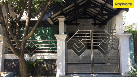 Dijual Rumah 1,5 lantai di Jalan Kupang Jaya, Surabaya