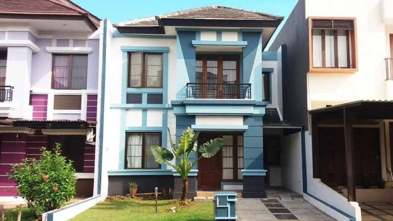 Rumah rapi siap huni halaman belakng luas di Delatinos