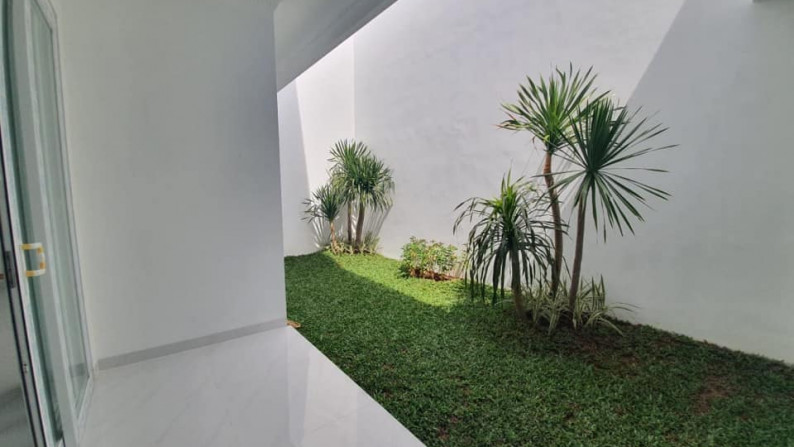 For Sale - Rumah Cantik Sangat Asri di Lebak Bulus