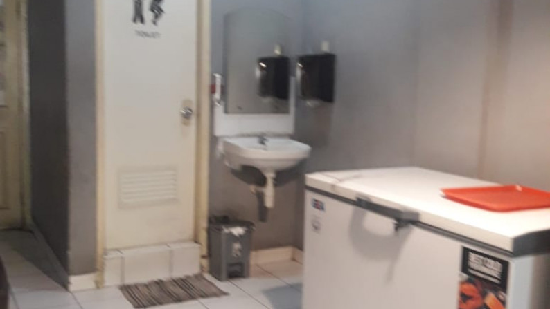 Ruko Griya Loka area ramai