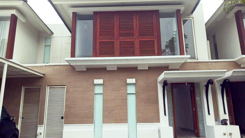 Rumah di Grand Harvest, 2 Lantai, Lingkungan Elite, Row Jalan Lebar, Siap Huni