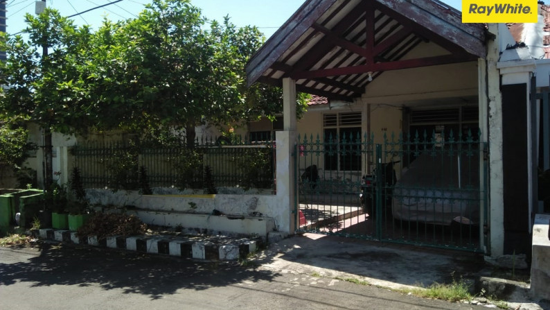 Dijual Rumah di Jalan Kencana Sari Timur, Surabaya