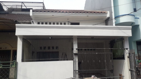 Rumah Gading Griya Residence, Kelapa Gading Luas 6x15m2