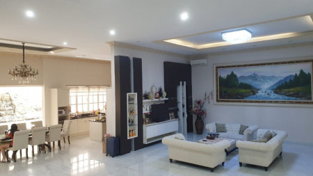 Rumah Artha Gading Villa, Kelapa gading Luas 463m2