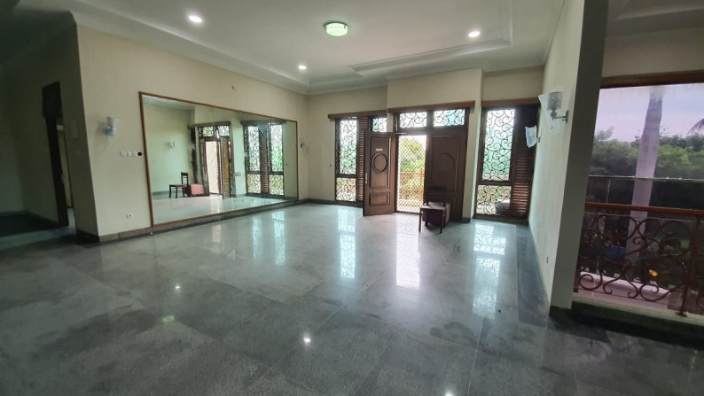 Rumah Mewah Pulomas Barat Luas 616m2