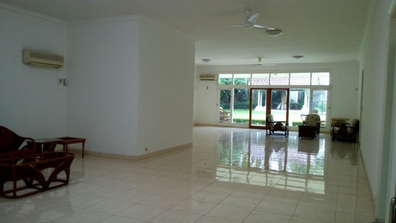 Good House with big Garden and Strategic Location of Kemang \" The Price Can Be Negotiable \"