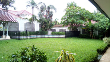 Good House with big Garden and Strategic Location of Kemang \" The Price Can Be Negotiable \"