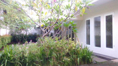 Comfortable and Beautiful House in area kemang for expatriat and others \" The Price Can Be Negotiable \"