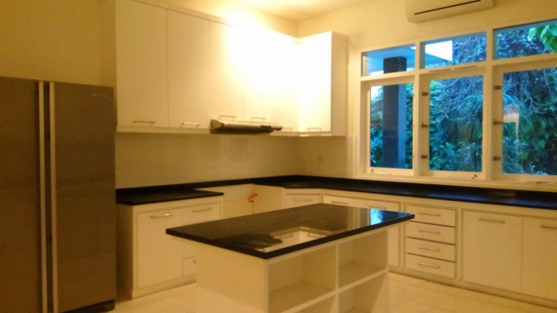 Comfortable and beautiful house In Kemang for expatriat and others The price can be negotiable