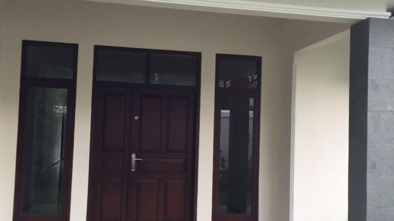 Nice and Comfortable House in Strategic Location of Kemang \" The Price Can Be Negotiable\"