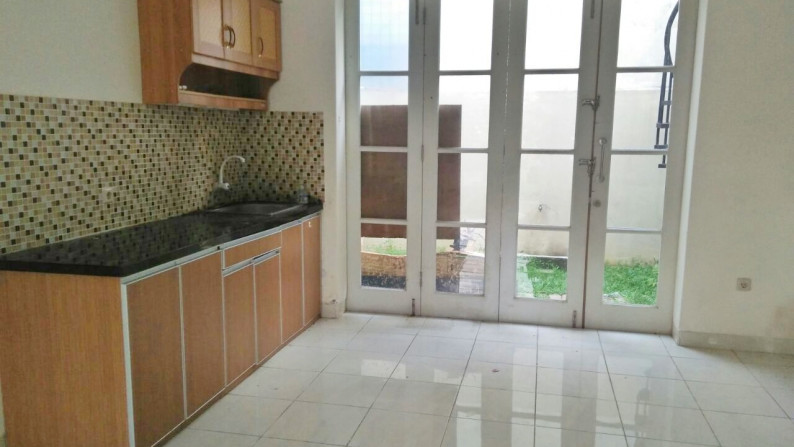 Rumah Rolling Hills Lippo Karawachi Luas 117m2