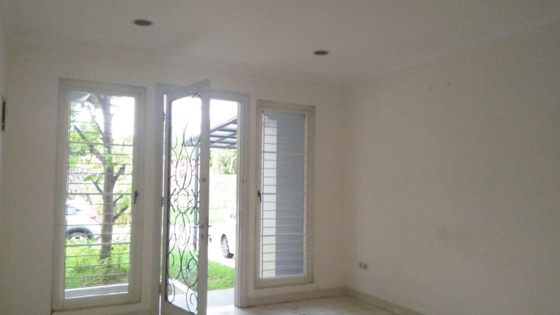 Rumah Rolling Hills Lippo Karawachi Luas 117m2