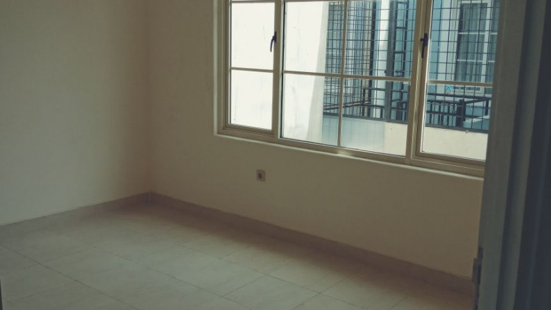 Rumah Rolling Hills Lippo Karawachi Luas 117m2