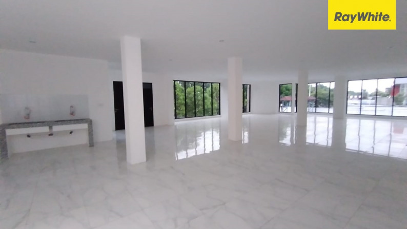 Disewakan Gedung 3 lantai di Nol Jalan Raya Kenjeran, Surabaya