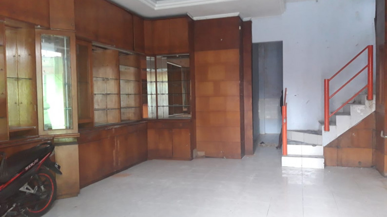 RUKO 3 LANTAI, LOKASI STRATEGIS DI JL SOSROWIJAYAN DEKAT MALIOBORO, YOGYAKARTA