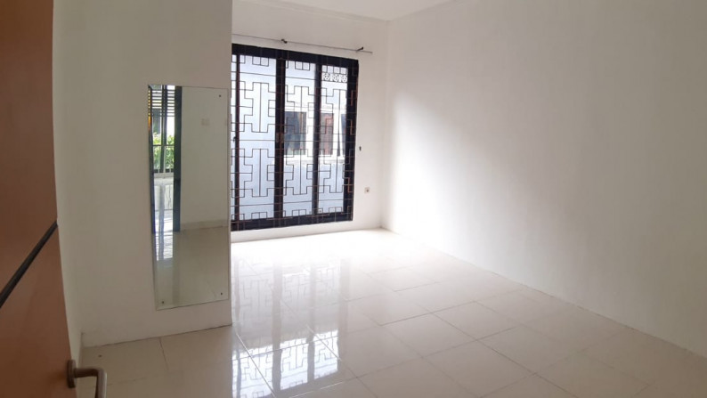 Rumah Murah, Bagus, Strategis di Discovery Terra Bintaro Sektor 9