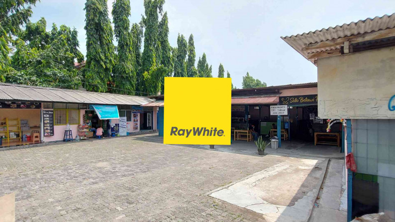 Rumah Tua di Kebayoran Lama, Jakarta Selatan, Hitung Tanah Saja, Lokasi Strategis, LT 2500 m2