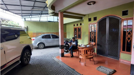 Rumah 2 Lt Kota Bambu Tomang