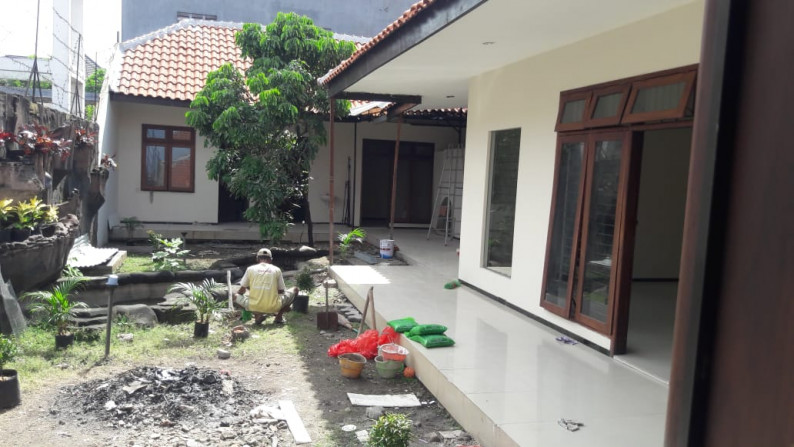 Rumah disewakan Gayungsari Barat Surabaya