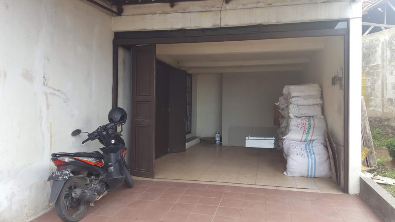 Dijual Rumah Tinggal 2 Lantai di Kolonel Masturi Kota Bandung