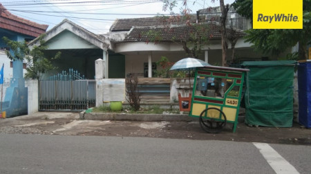 Dijual Rumah 1,5 lantai di Manukan Tengah, Surabaya