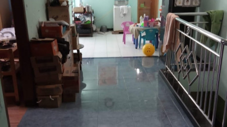 Dijual Rumah 2 lt di Simpang Darmo Permai Selatan